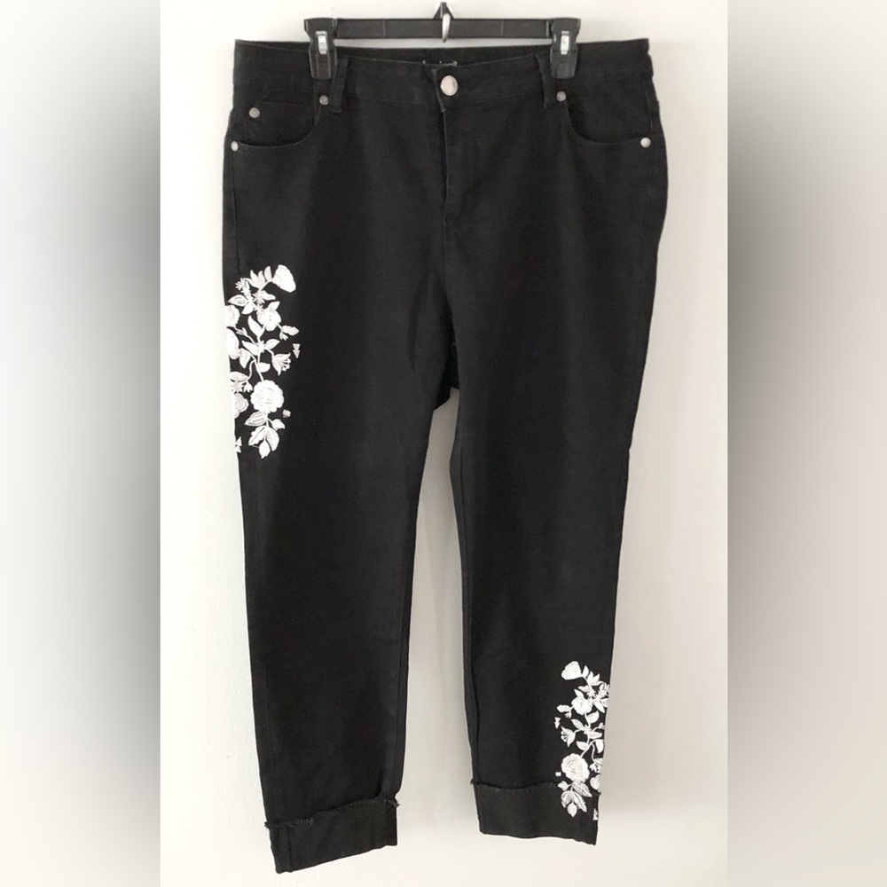 Avenue Black Floral Embroidered Ankle Cuff Stretch Jeans Plus Size 16
